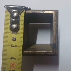 Piedino in ottone quadrato